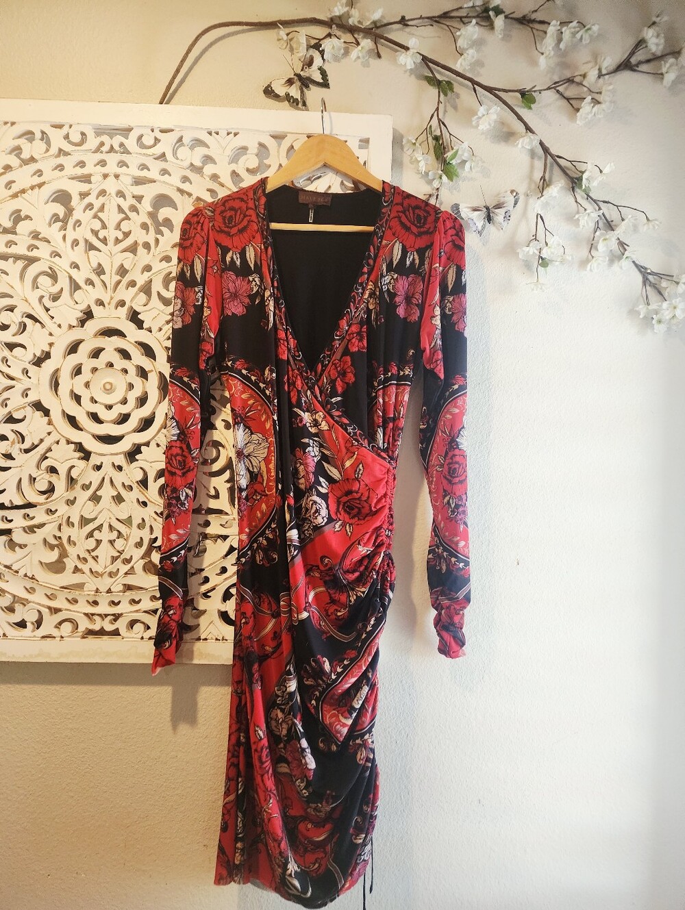 HALE BOB ROSES FLOWER V NECKLINE SIDE RUCHED LONG SLEEVE WOMENS SIZE LARGE